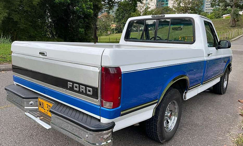Espectacular Ford 15...