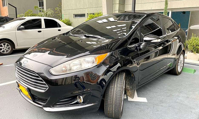 Ford Fiesta Titanium...