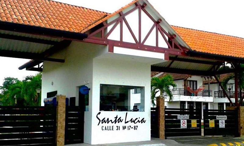 Casa En Conjuto Cerr...