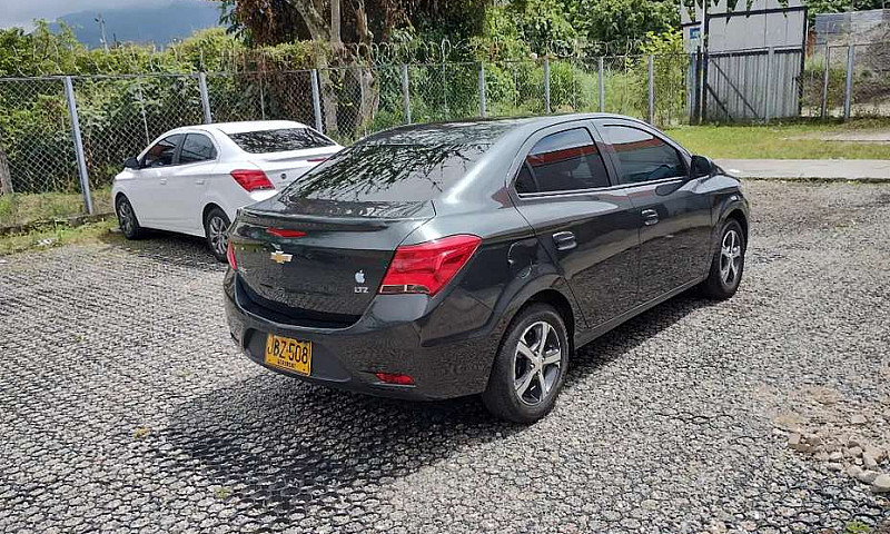 Vendo Automóvil Chev...