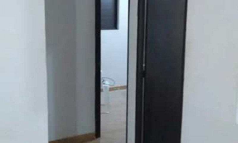 Arriendo Apto Frente...