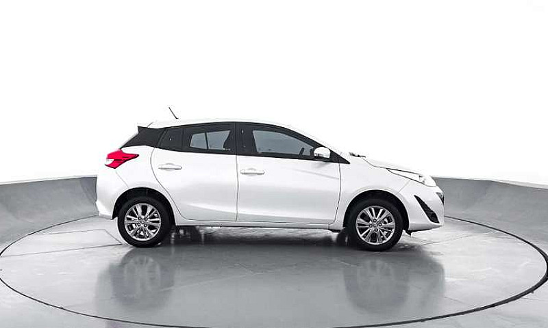 Toyota Yaris  Xs |  ...