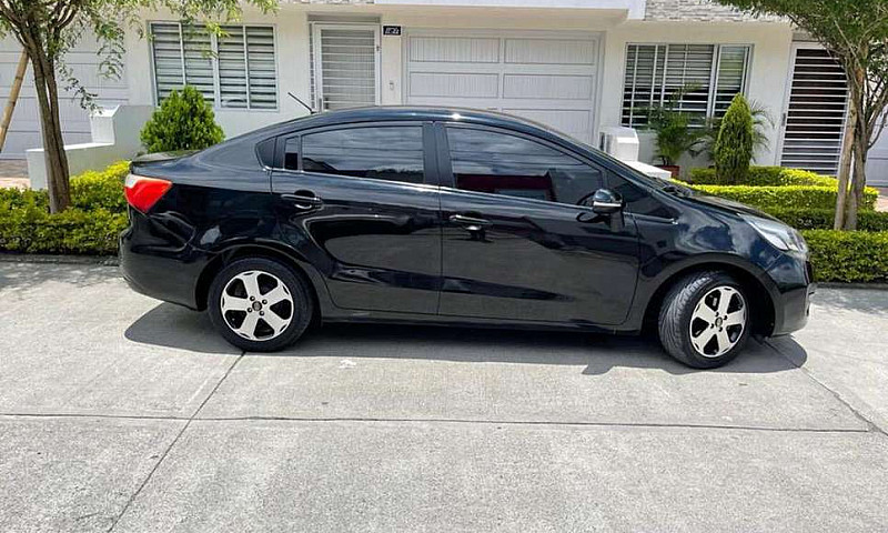 Vendo Kia Rio 2014, ...