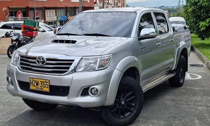 Toyota Hilux 2.014...
