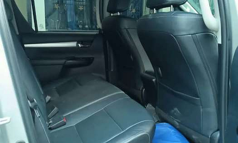 Vendo Hilux Modelo 2...