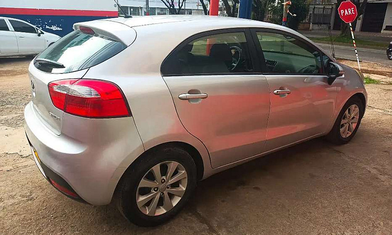 Vendo Kia Rio Spice ...