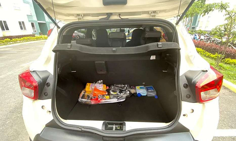 Se Vende Kwid Outsid...