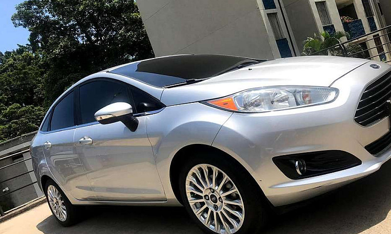 Ford Fiesta Titanium...