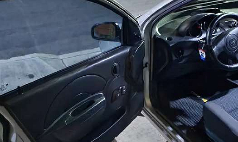 Chevrolet Aveo Famil...