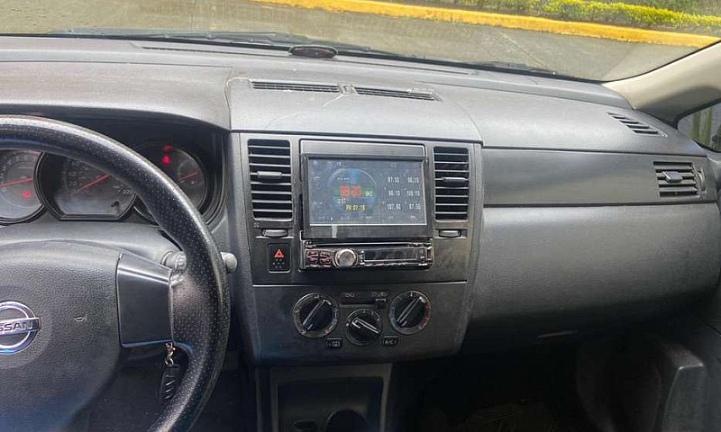 Nissan Tiida 2012 Me...