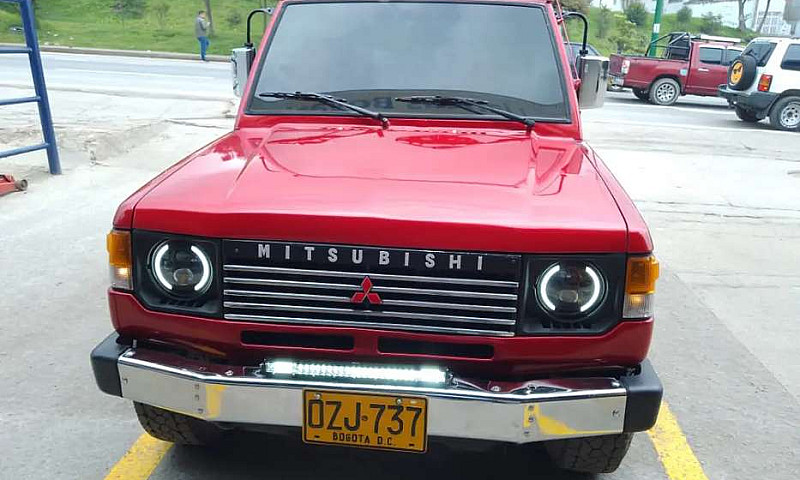 Montero Mitsubishi M...