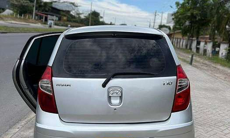 Hyundai I10 Plateado...