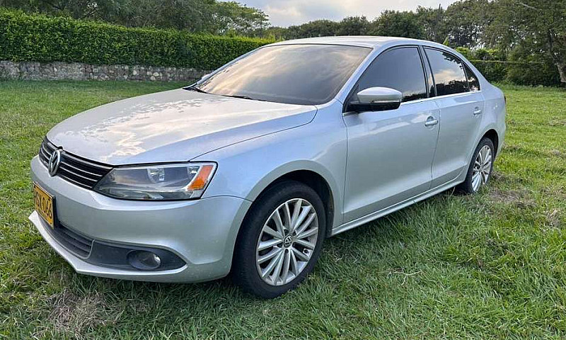 Volkswagen Jetta Com...