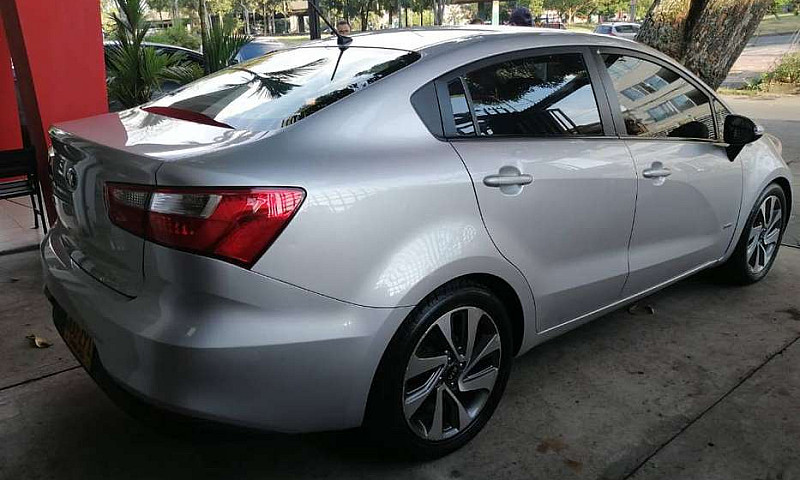 Kia Rio R Modelo 201...