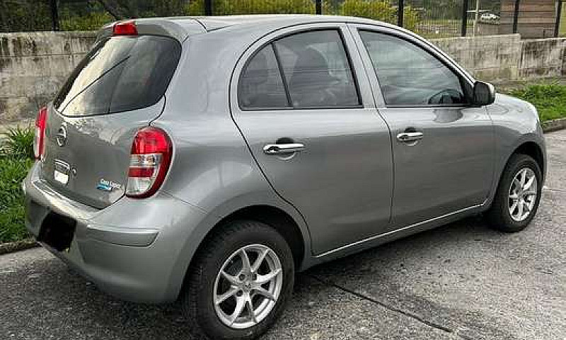 Hermoso Nissan March...