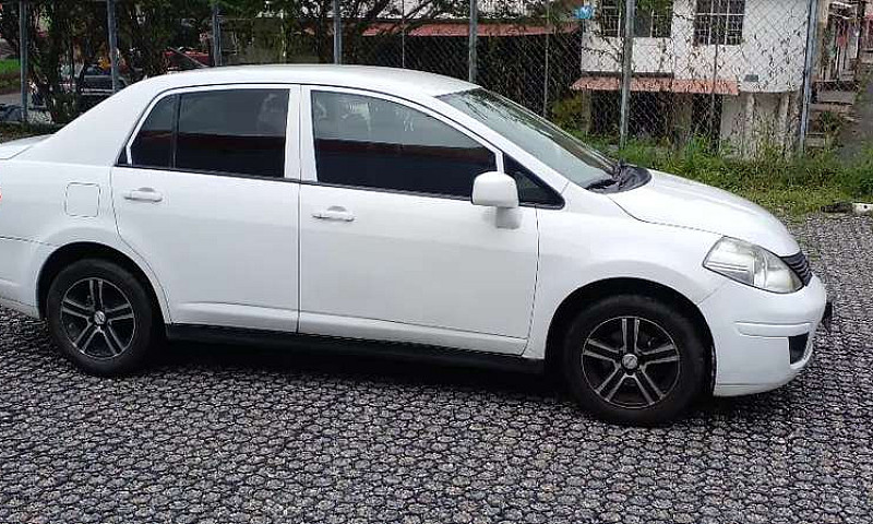 Vendo Nissan Tida Mo...