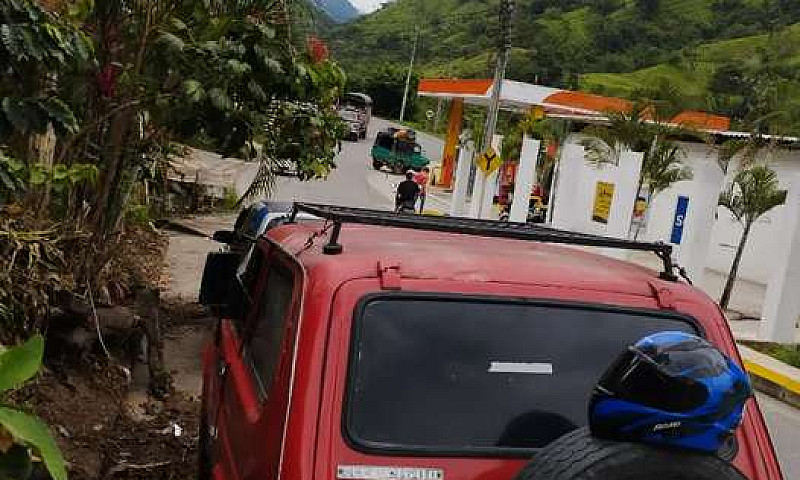 Lada Niva 4*4 Y Bajo...