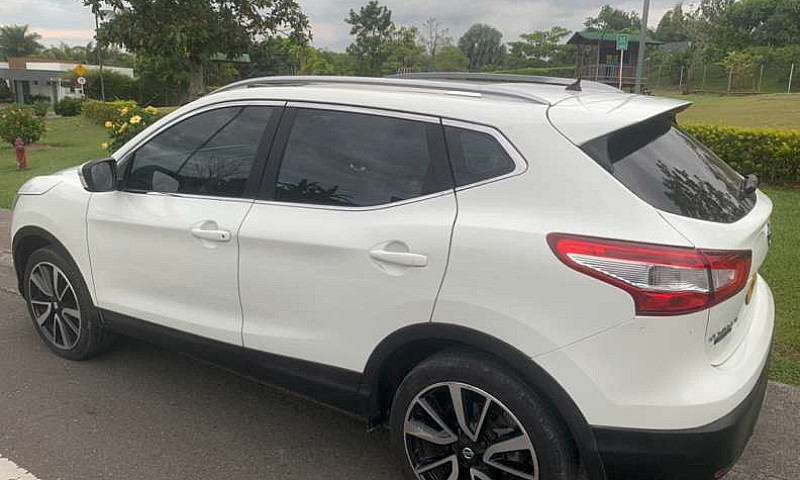 Nissan Qashqai Exclu...