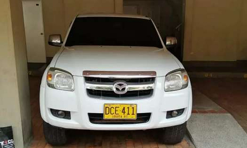 Vendo Camioneta Mazd...