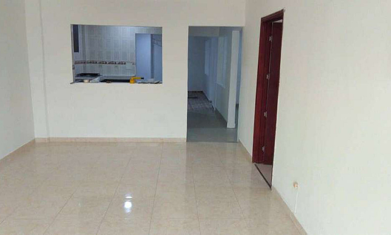 Arriendo Casa Barrio...