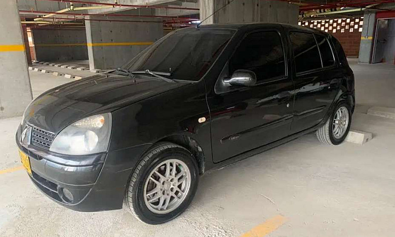 Renault Clio Dynamiq...