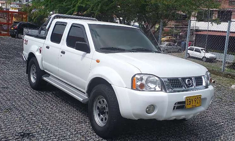 Vendo Camioneta Niss...