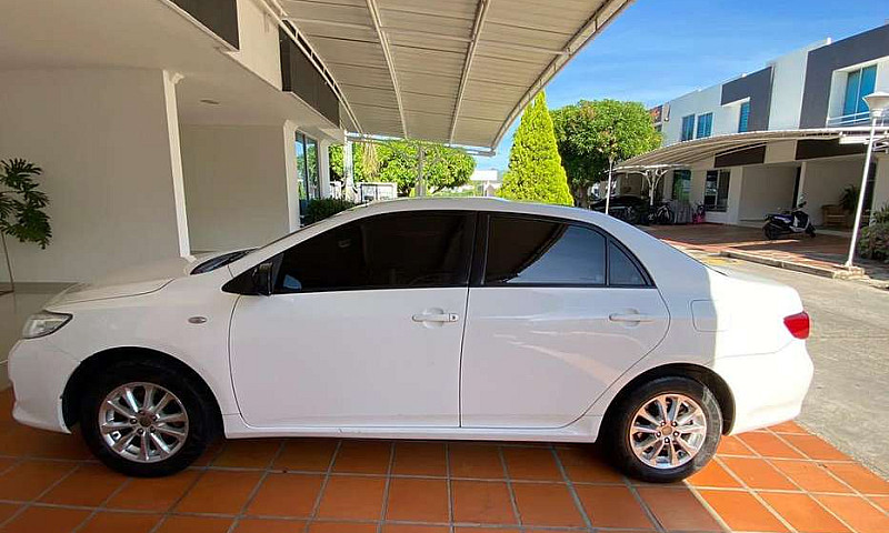 Vendo Toyota Corolla...