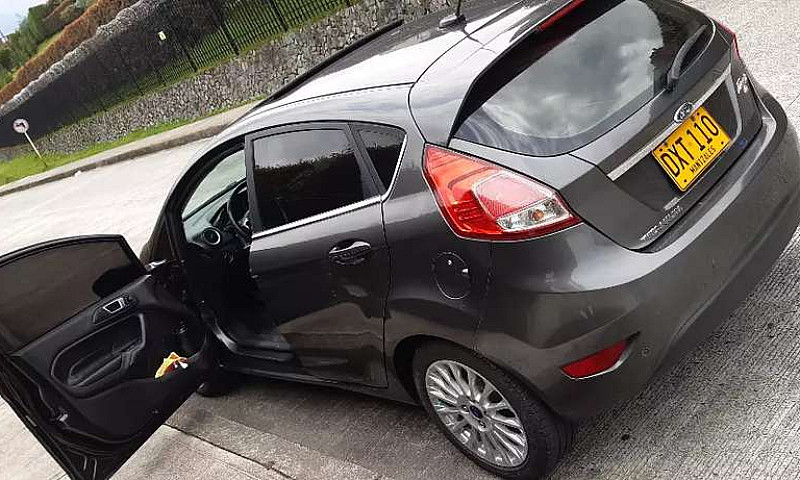 Vendo Ford Fiesta Ti...