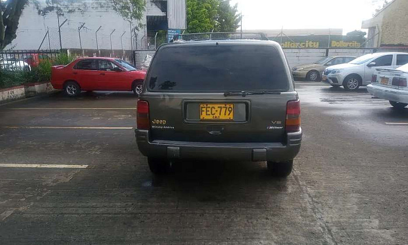 Vendo Jeep Cherokee ...