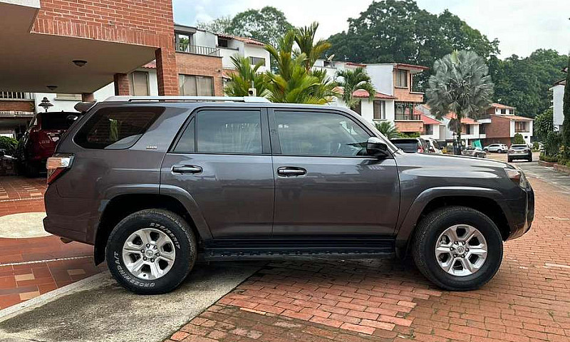 Toyota 4Runner Sr5 4...