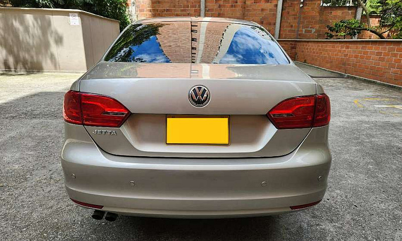 Volkswagen Jetta Tre...