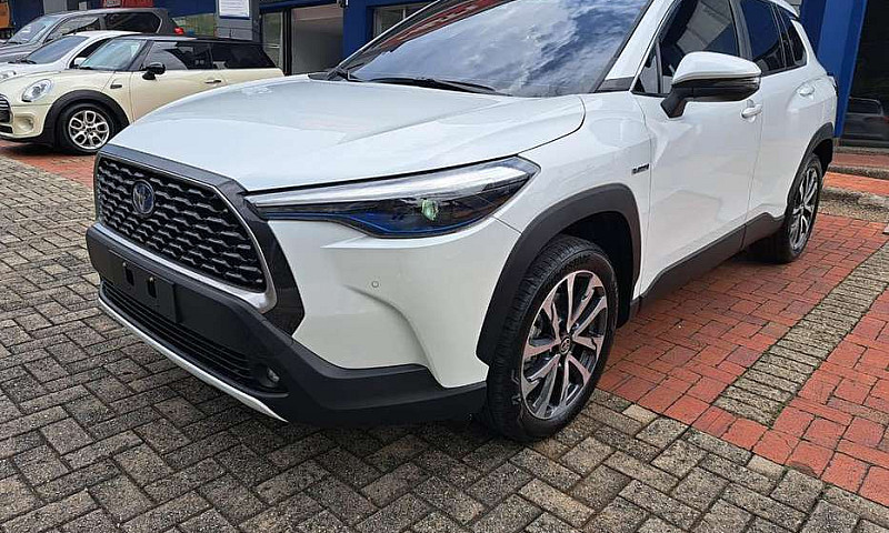 Toyota Corolla Cross...