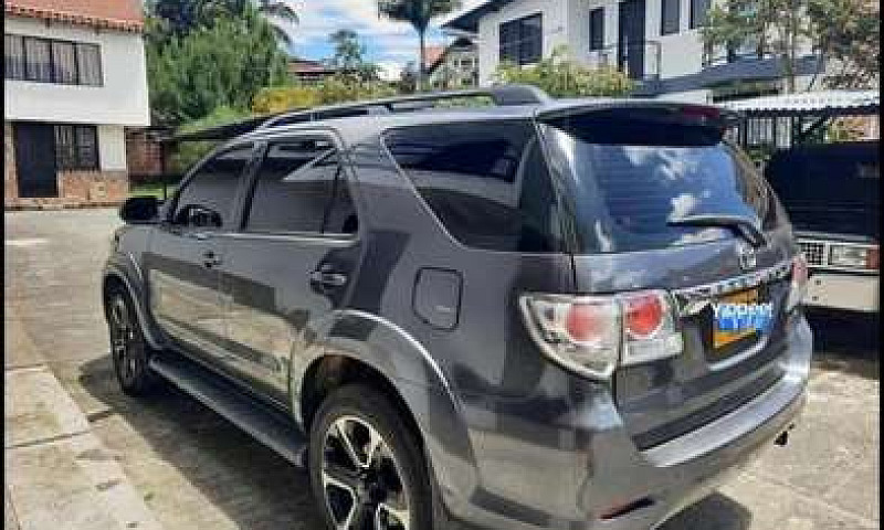 Toyota Fortuner 2014...