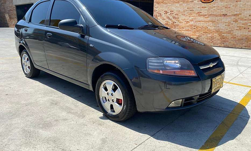 Aveo Sedan 1.6. Gris...