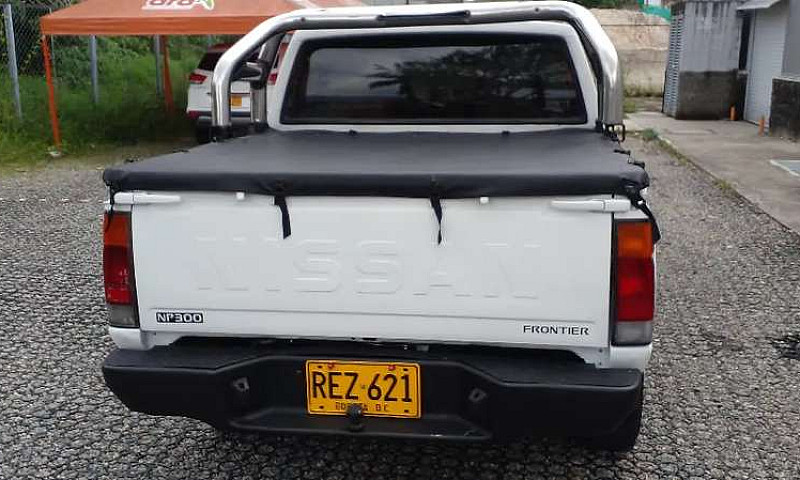 Vendo Nissan Frontie...