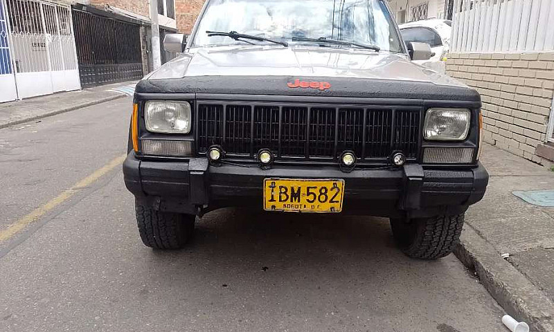 Jeep Cherokee Mod 19...