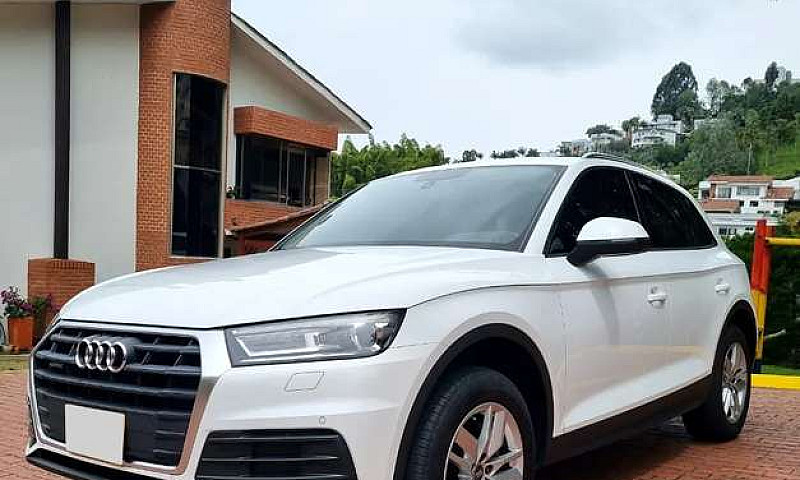 Audi Q5 Attraction 2...