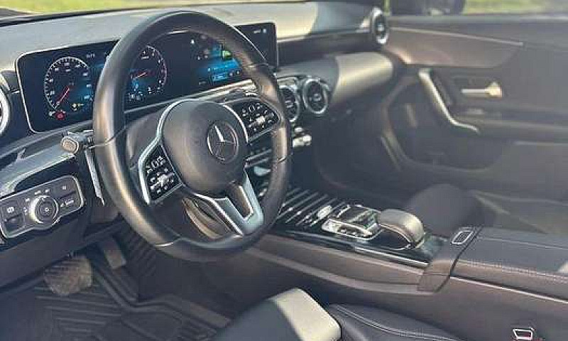 Mercedes Benz A200...
