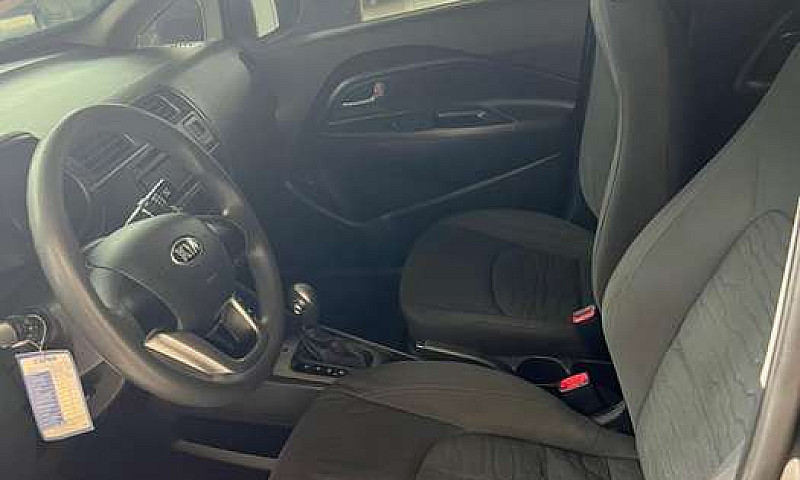 Kia Rio Automatico...
