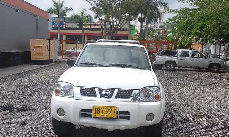 Vendo Camioneta Niss...