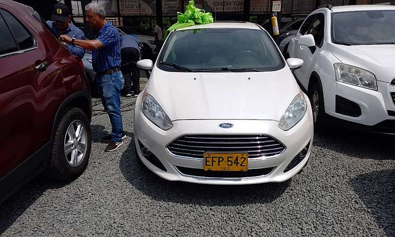 Vento Ford Fiesta Ti...