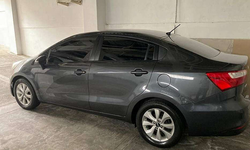 Vendo Kia Rio R...