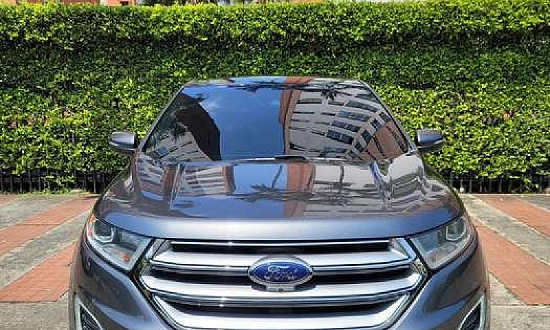 Ford Edge Titanium 2...