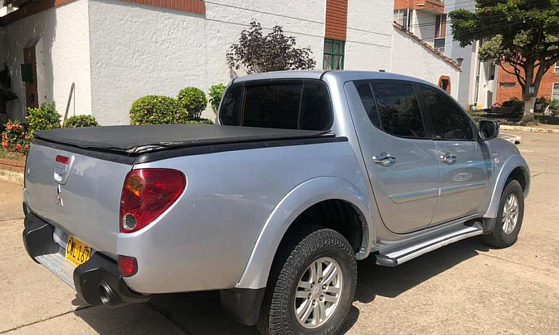 Mitsubishi Sportero ...