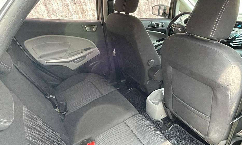 Ford Ecosport Titani...