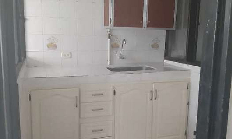 Se Alquila Casa 2.50...