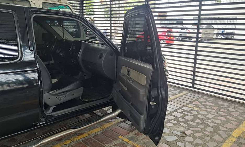 Nissan Frontier D22/...