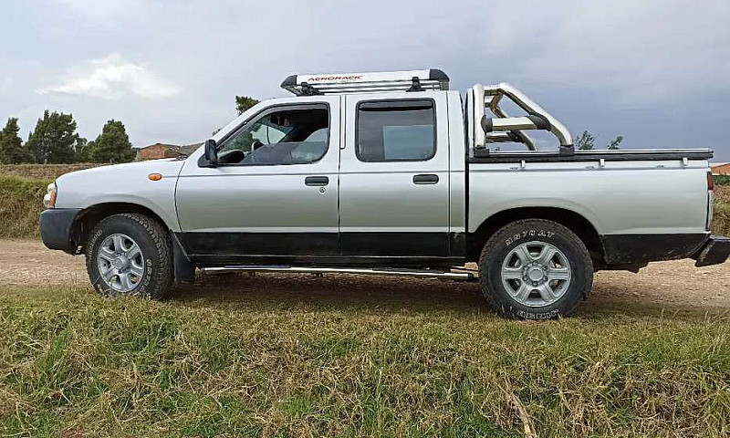 Nissan Frontier Td 4...