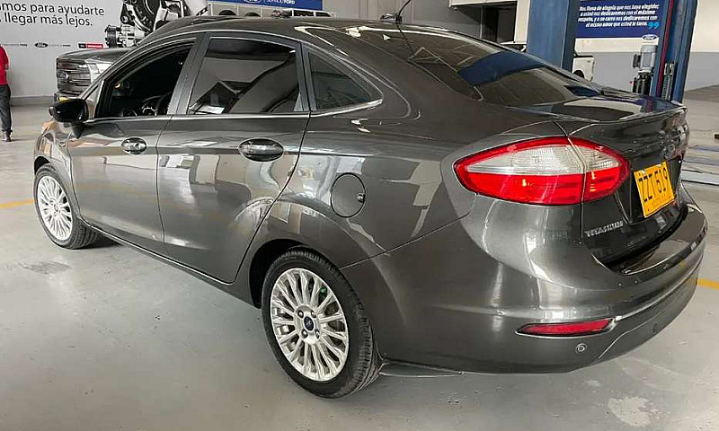 Vendo Ford Fiesta Ti...