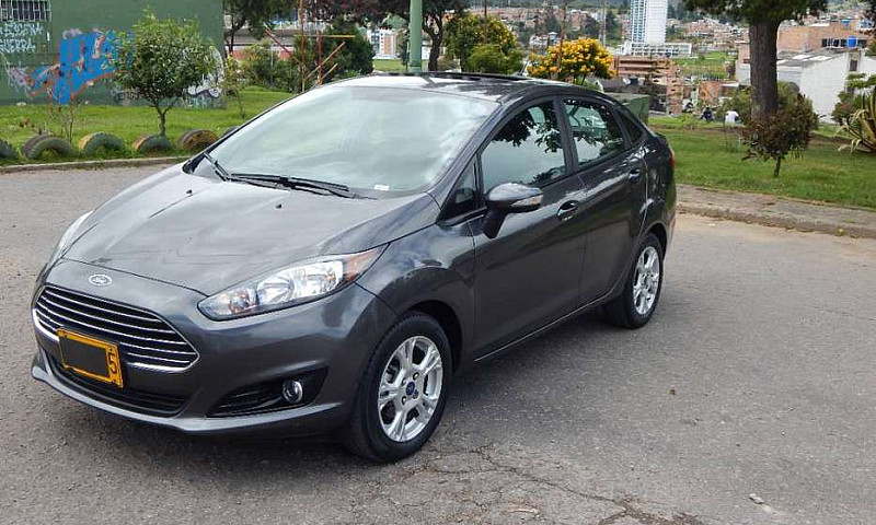 Vendo Ford Fiesta...